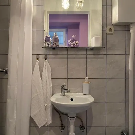 Apartman Mimi شقة *